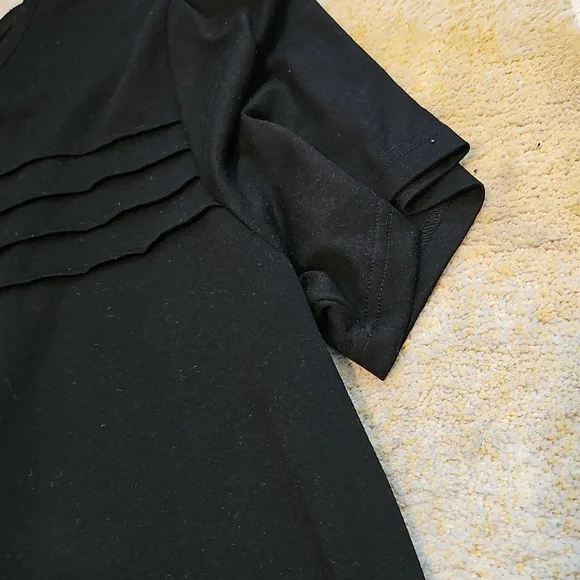 Women's Short Sleeve Blouse - Picture 4 of 5